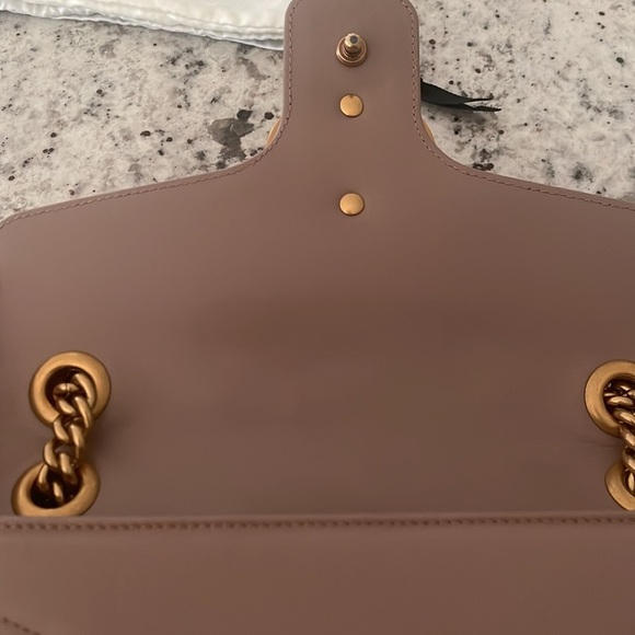 Authentic Gucci Calfskin Matelasse Marmont Shoulder Bag Small, with dust bag - Picture 6 of 12